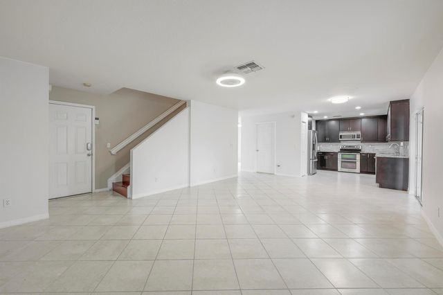 2882 SW Cape Breton Drive, Port St Lucie, FL 34953