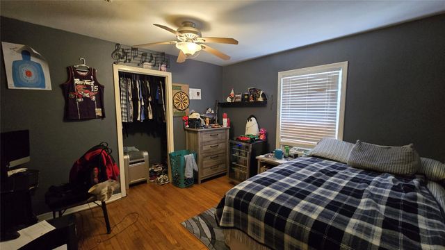 2901 N Houston Drive, La Marque, TX 77568