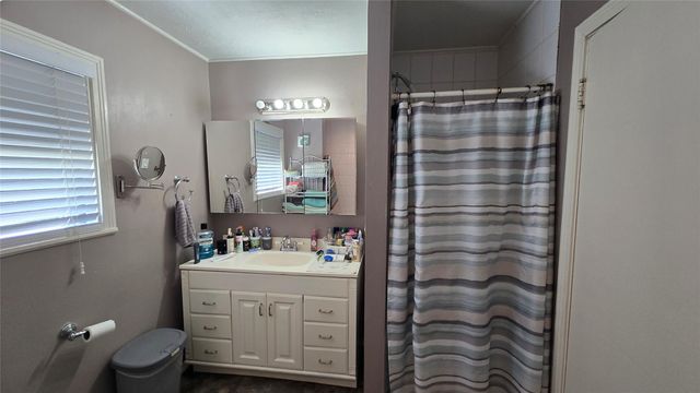 2901 N Houston Drive, La Marque, TX 77568