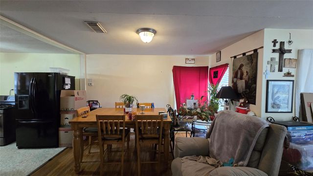 2901 N Houston Drive, La Marque, TX 77568