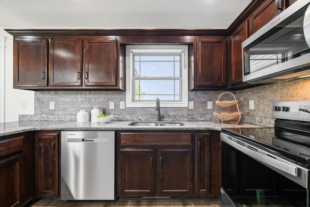 1708 Spring Haven Dr, Clarksville, TN 37042