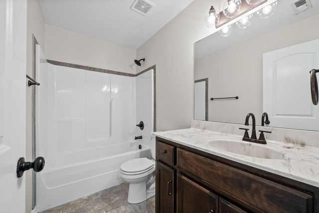 1708 Spring Haven Dr, Clarksville, TN 37042