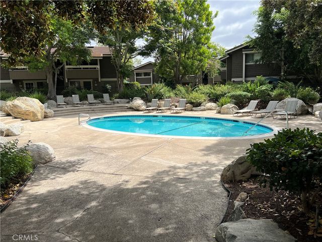 192 Streamwood, Irvine, CA 92620