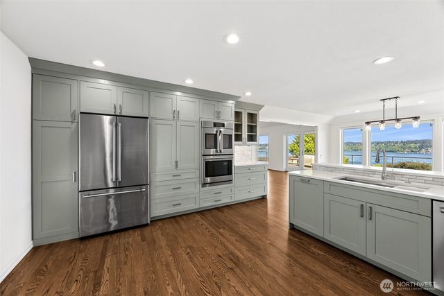 1529 13th Court, Fox Island, WA 98333