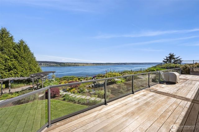 1529 13th Court, Fox Island, WA 98333