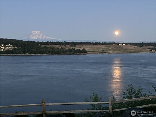 1529 13th Court, Fox Island, WA 98333