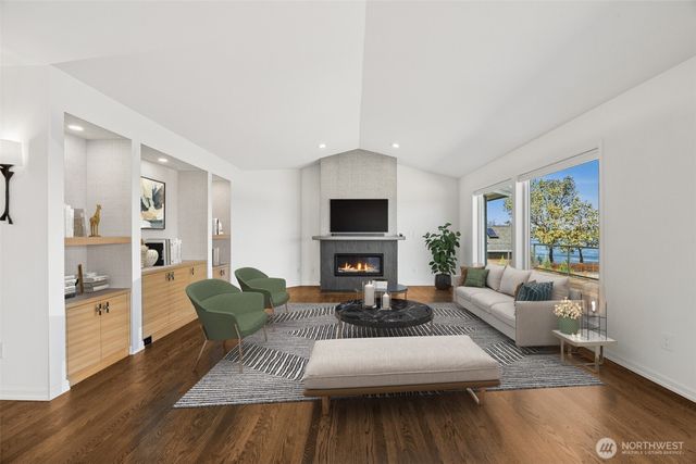 1529 13th Court, Fox Island, WA 98333