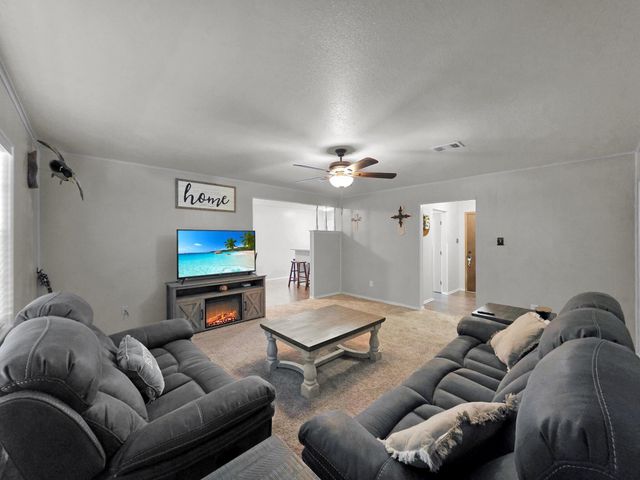 64 County Road 4010, Dayton, TX 77535