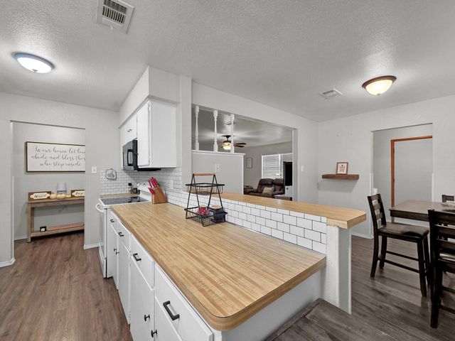 64 County Road 4010, Dayton, TX 77535