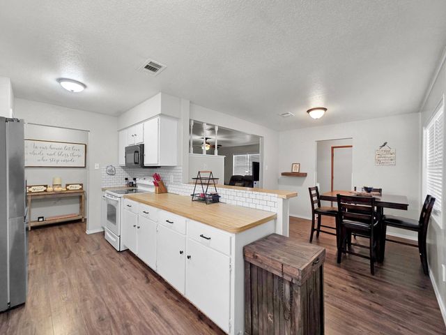 64 County Road 4010, Dayton, TX 77535