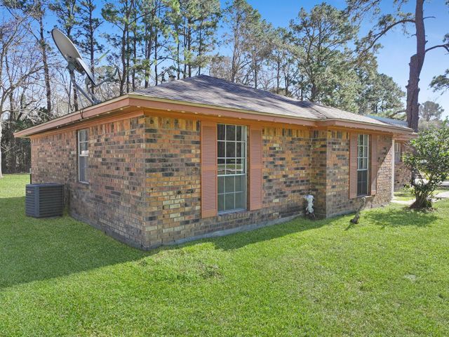 64 County Road 4010, Dayton, TX 77535