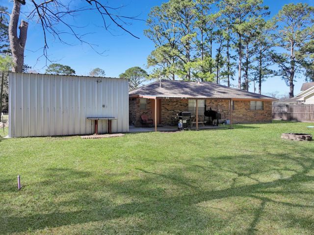 64 County Road 4010, Dayton, TX 77535