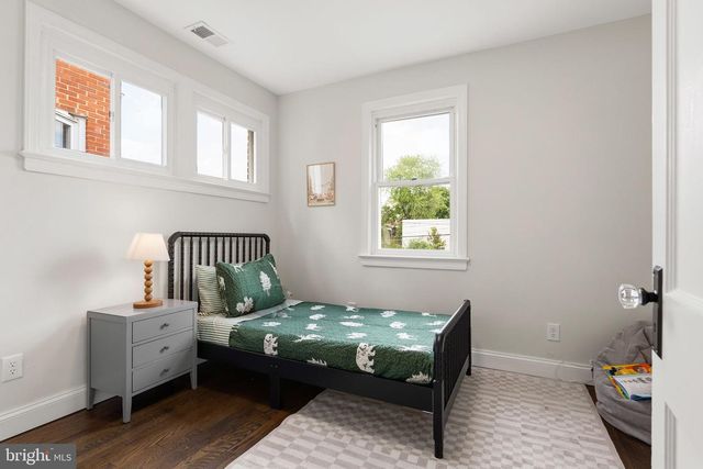 5221 2ND ST NW, Washington, DC 20011