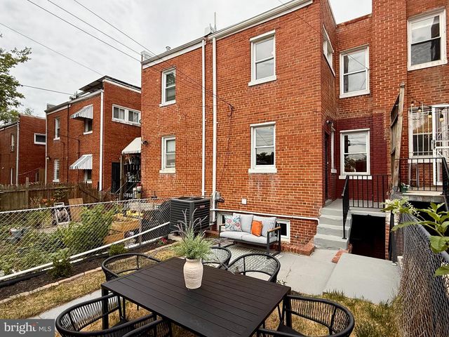 5221 2ND ST NW, Washington, DC 20011
