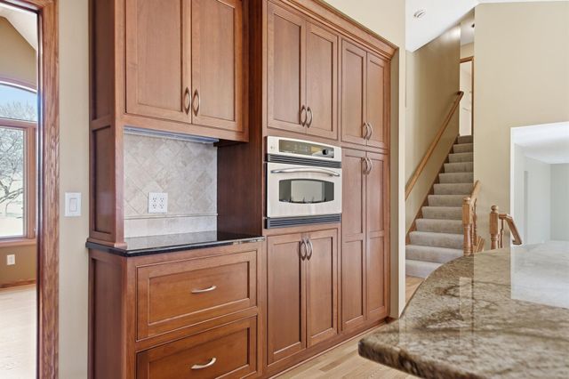 1100 Cherry Court, Burnsville, MN 55306