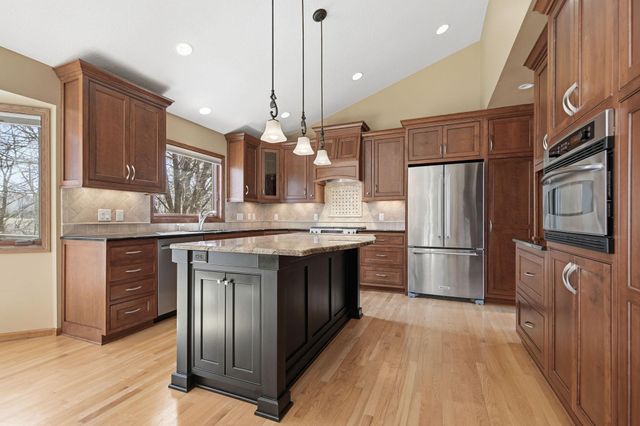 1100 Cherry Court, Burnsville, MN 55306