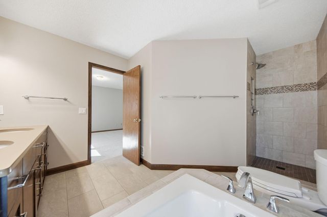 1100 Cherry Court, Burnsville, MN 55306