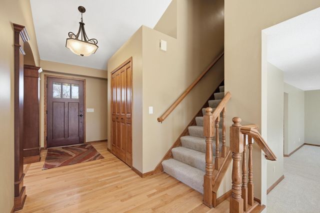 1100 Cherry Court, Burnsville, MN 55306