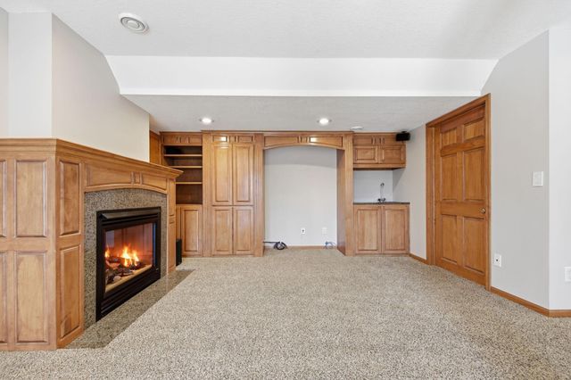 1100 Cherry Court, Burnsville, MN 55306