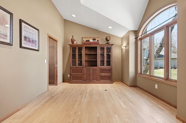 1100 Cherry Court, Burnsville, MN 55306