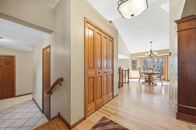 1100 Cherry Court, Burnsville, MN 55306