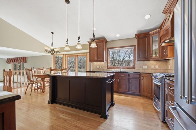 1100 Cherry Court, Burnsville, MN 55306