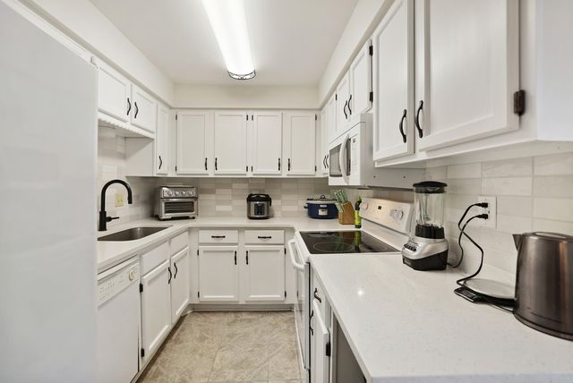 4487 Post Pl Apt 108, Nashville, TN 37205