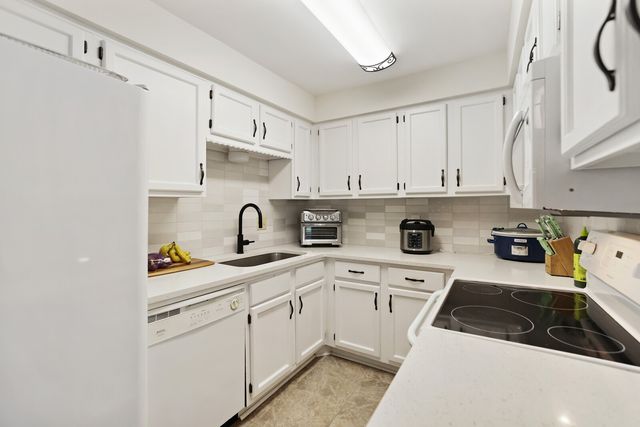 4487 Post Pl Apt 108, Nashville, TN 37205
