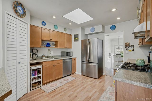 17 Country Lane Drive, Kings Park, NY 11754