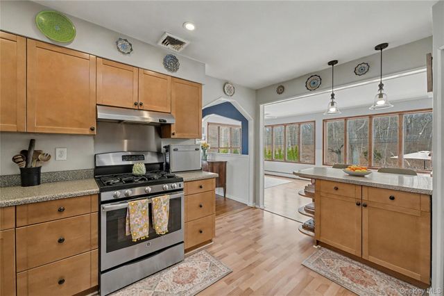 17 Country Lane Drive, Kings Park, NY 11754