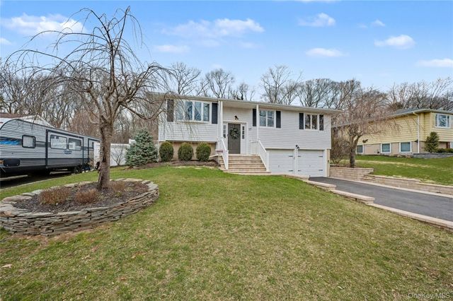 17 Country Lane Drive, Kings Park, NY 11754