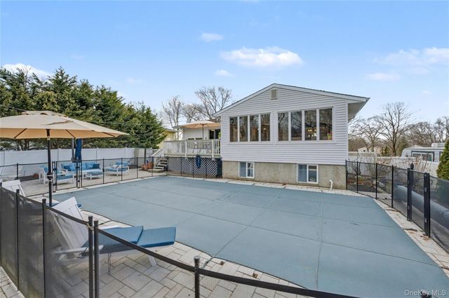 17 Country Lane Drive, Kings Park, NY 11754