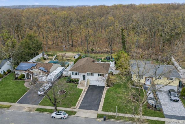 17 Country Lane Drive, Kings Park, NY 11754