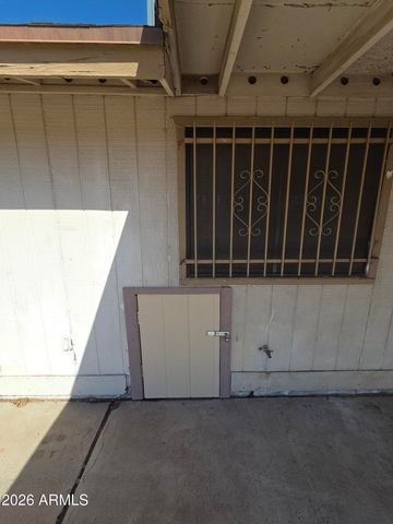1910 N 42ND Drive, Phoenix, AZ 85009
