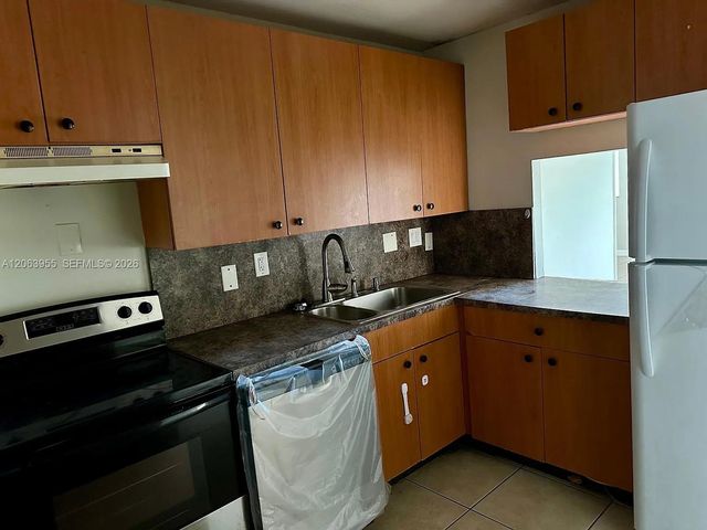 961 NW 45th Street 6, Deerfield Beach, FL 33064
