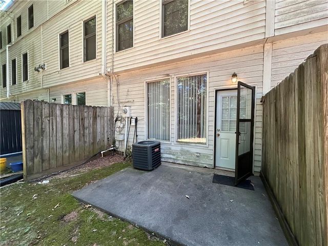 1439 King Charles Drive, Clemmons, NC 27012