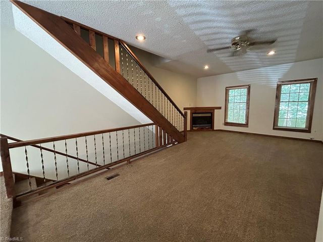 1439 King Charles Drive, Clemmons, NC 27012