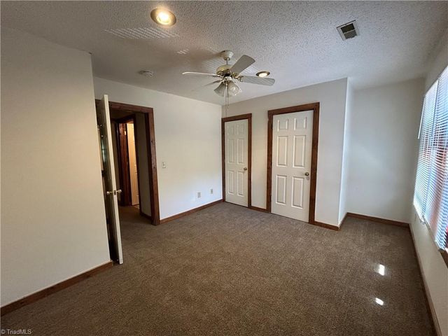 1439 King Charles Drive, Clemmons, NC 27012
