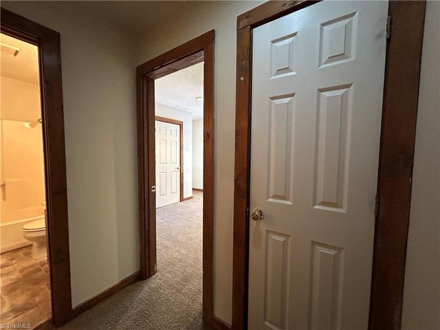 1439 King Charles Drive, Clemmons, NC 27012