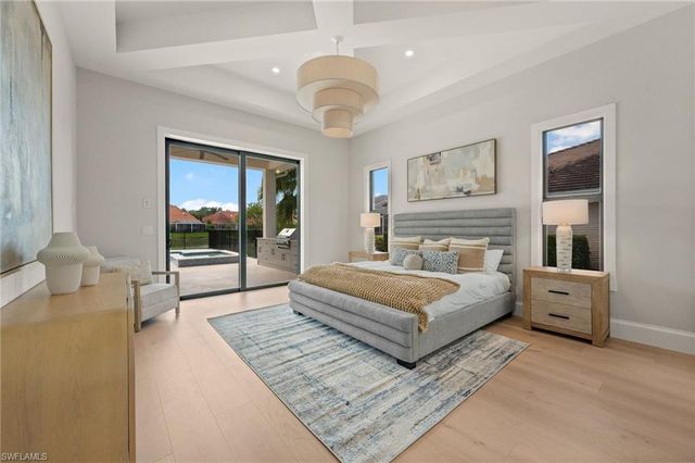 207 Monterey DR, Naples, FL 34119