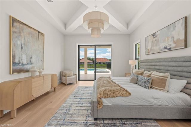 207 Monterey DR, Naples, FL 34119