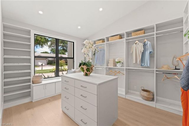 207 Monterey DR, Naples, FL 34119