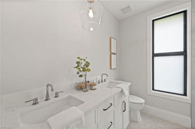 207 Monterey DR, Naples, FL 34119
