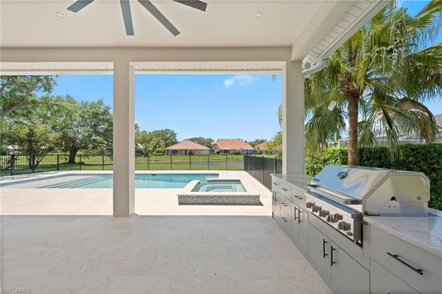 207 Monterey DR, Naples, FL 34119
