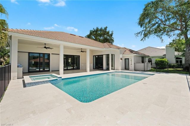 207 Monterey DR, Naples, FL 34119