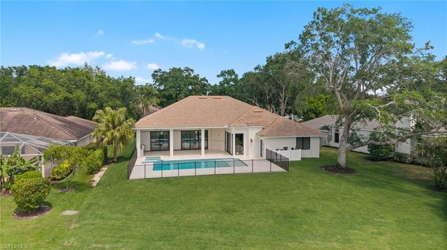 207 Monterey DR, Naples, FL 34119