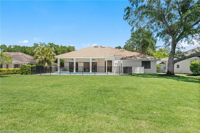 207 Monterey DR, Naples, FL 34119