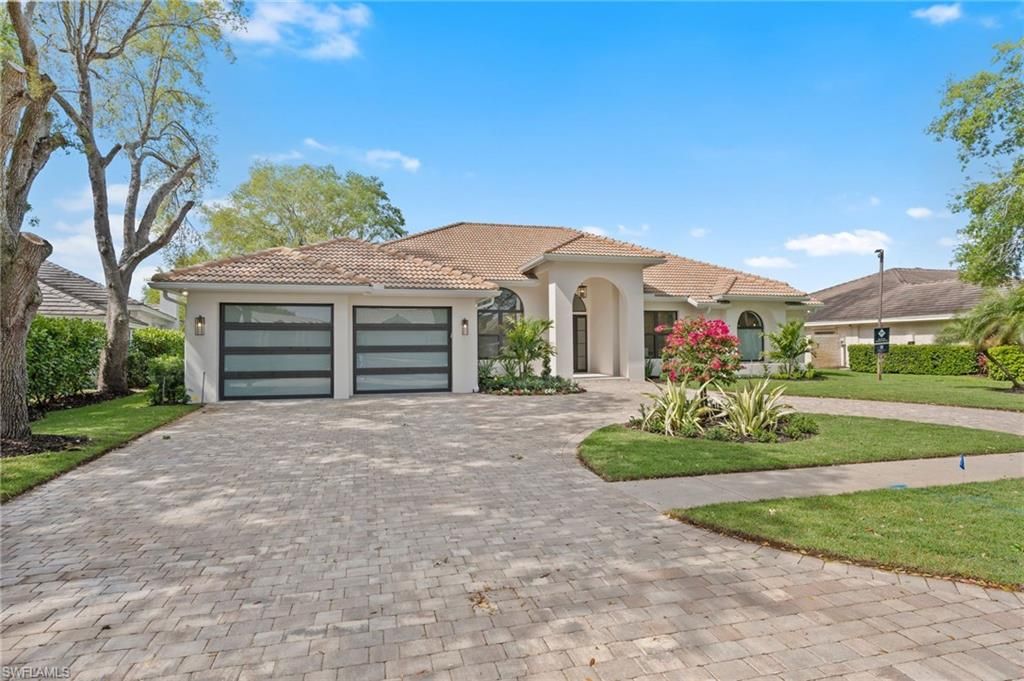 207 Monterey DR, Naples, FL 34119