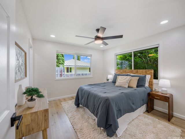 855 Kainoa Place, Honolulu, HI 96821