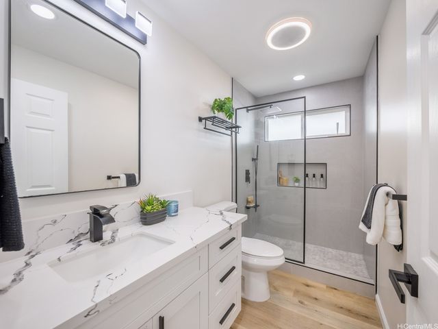 855 Kainoa Place, Honolulu, HI 96821